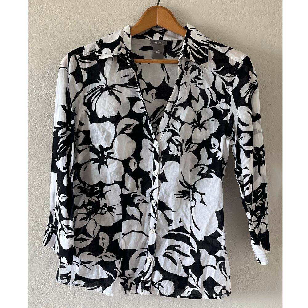 Ann Taylor Black and White Floral Blouse